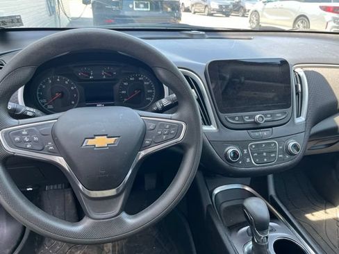 Used 2023 Chevrolet Malibu LT FWD image 4