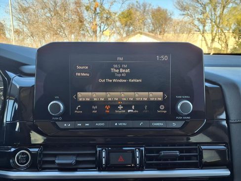 Used 2024 Nissan Pathfinder SV image 19