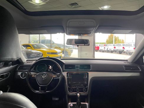 Used 2019 Volkswagen Passat 2.0T Wolfsburg w/ Wheels & Sunroof Package image 21