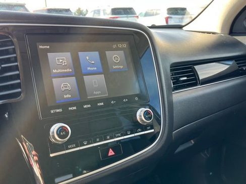 Used 2020 Mitsubishi Outlander SE image 41