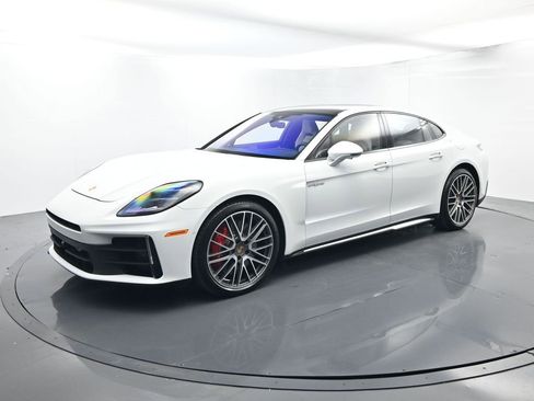 Certified 2025 Porsche Panamera 4S AWD/4WD image 1
