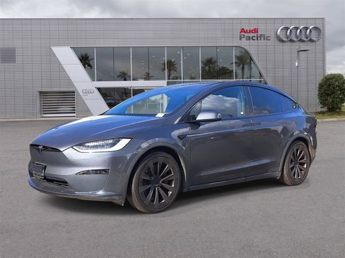 Used 2022 Tesla Model X Plaid image 1