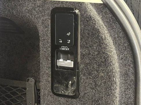 Used 2024 Land Rover Range Rover SE AWD/4WD image 19