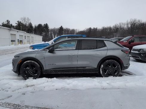 Used 2024 Chevrolet Equinox EV RS w/ Active Safety Package 3 image 4