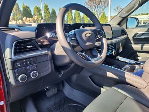 New 2026 Chevrolet Suburban LT w/ Comfort Package image 27