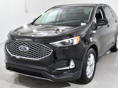 Used 2024 Ford Edge SEL w/ Convenience Package image 2