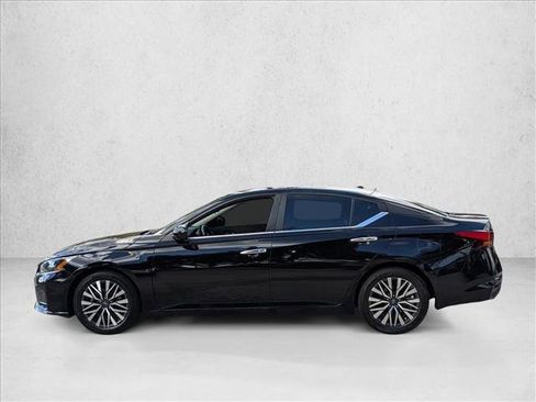 Certified 2024 Nissan Altima 2.5 SV w/ SV Premium Package image 9