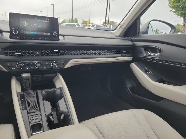 Used 2023 Honda Accord EX image 29