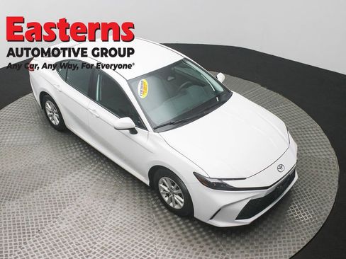 Used 2025 Toyota Camry LE FWD image 3