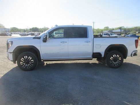 New 2026 GMC Sierra 2500 Denali Ultimate AWD/4WD image 9