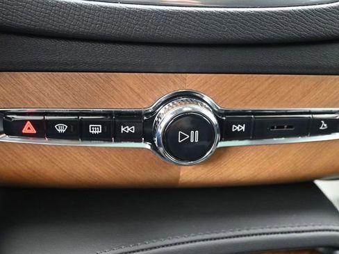 Used 2023 Volvo XC90 B6 Plus w/ Protection Package image 12