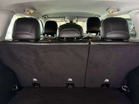 Used 2019 Jeep Compass Latitude FWD image 41