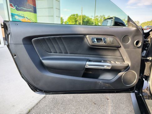 Used 2017 Ford Mustang GT Premium w/ Equipment Group 401A RWD image 11