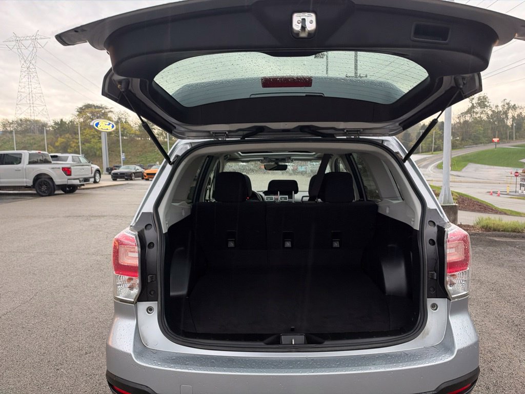 Used 2017 Subaru Forester 2.5i Premium w/ All-Weather Package AWD/4WD image 10