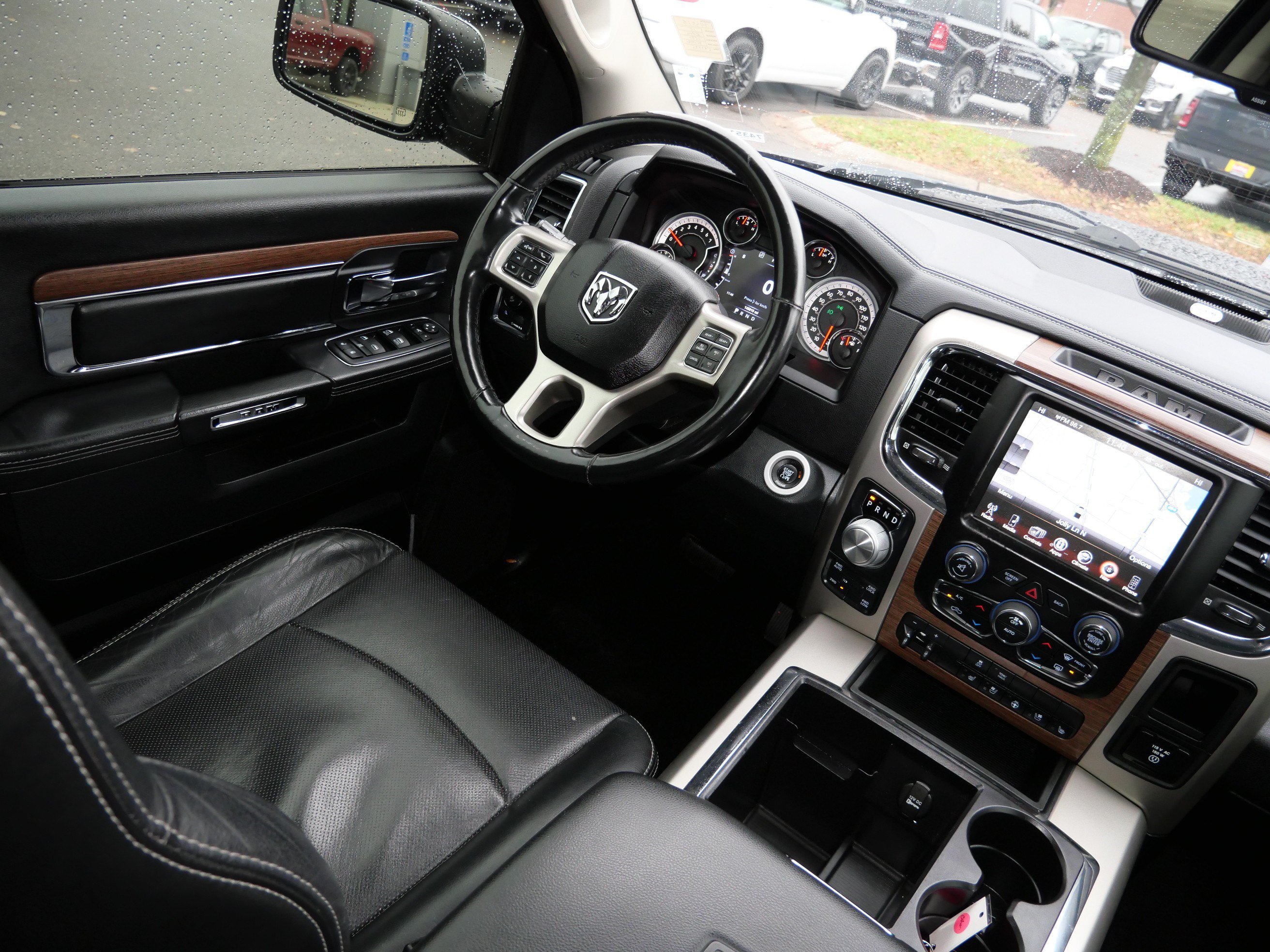 Used 2015 RAM 1500 Laramie w/ Convenience Group AWD/4WD image 9