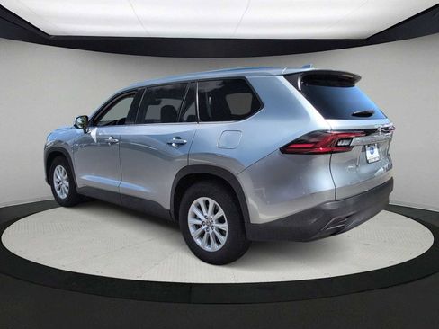 Used 2025 Toyota Grand Highlander FWD image 6