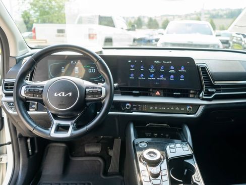 Certified 2025 Kia Sportage EX w/ EX Premium Package AWD/4WD image 14