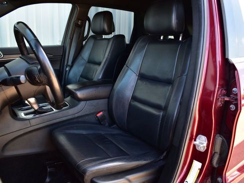 Used 2018 Jeep Grand Cherokee Limited RWD image 16