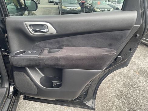 Used 2015 Nissan Pathfinder S image 24