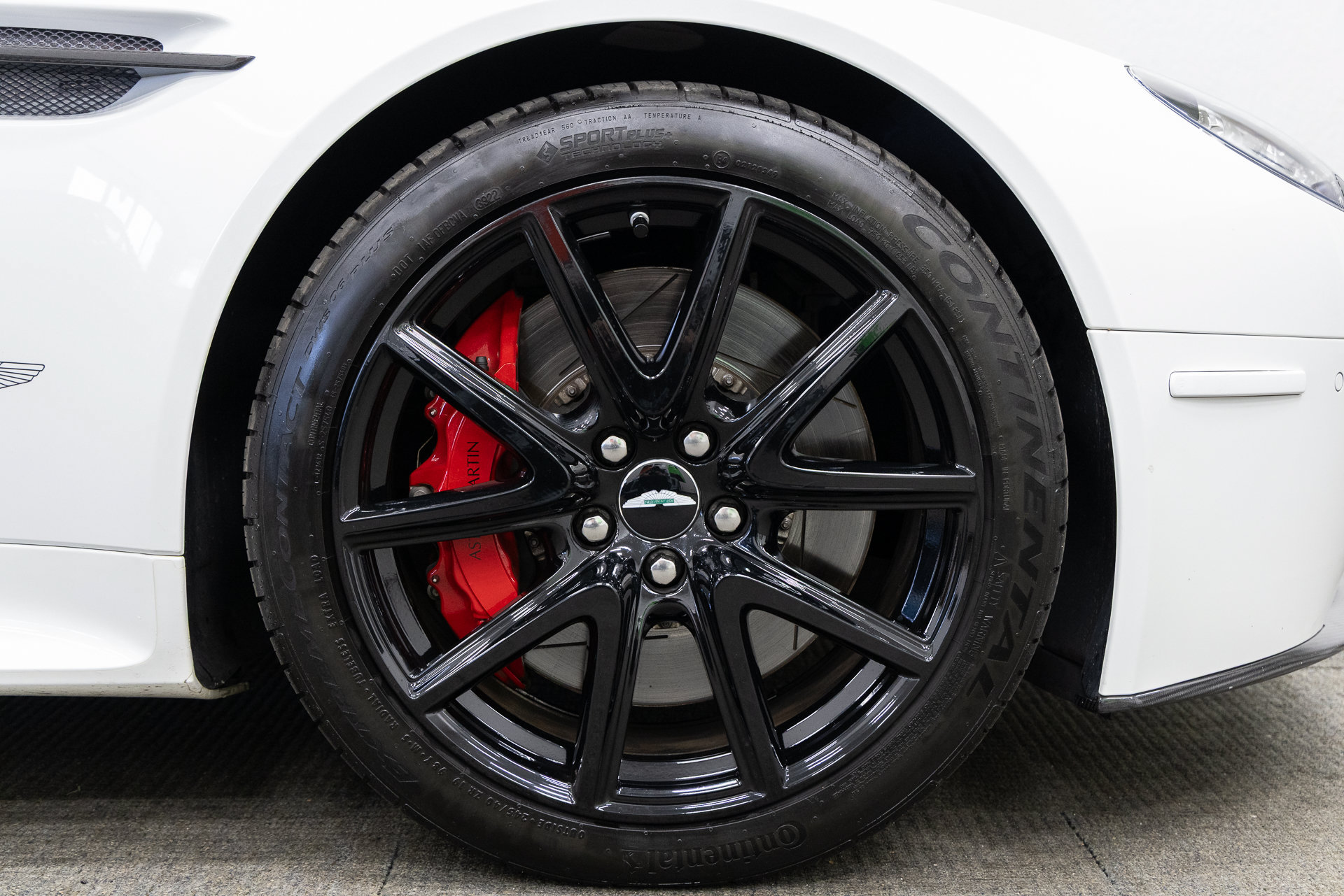 Used 2011 Aston Martin V8 Vantage S RWD image 21