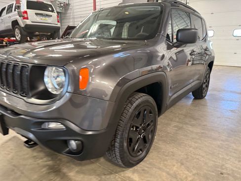 Used 2021 Jeep Renegade Sport image 45