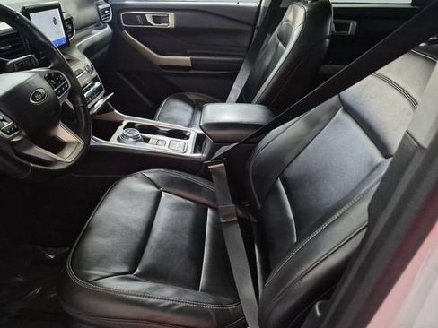 Used 2023 Ford Explorer XLT w/ Equipment Group 202A RWD image 12