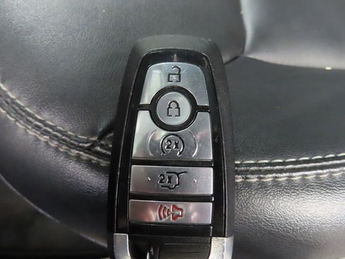 Used 2023 Ford Explorer XLT image 50