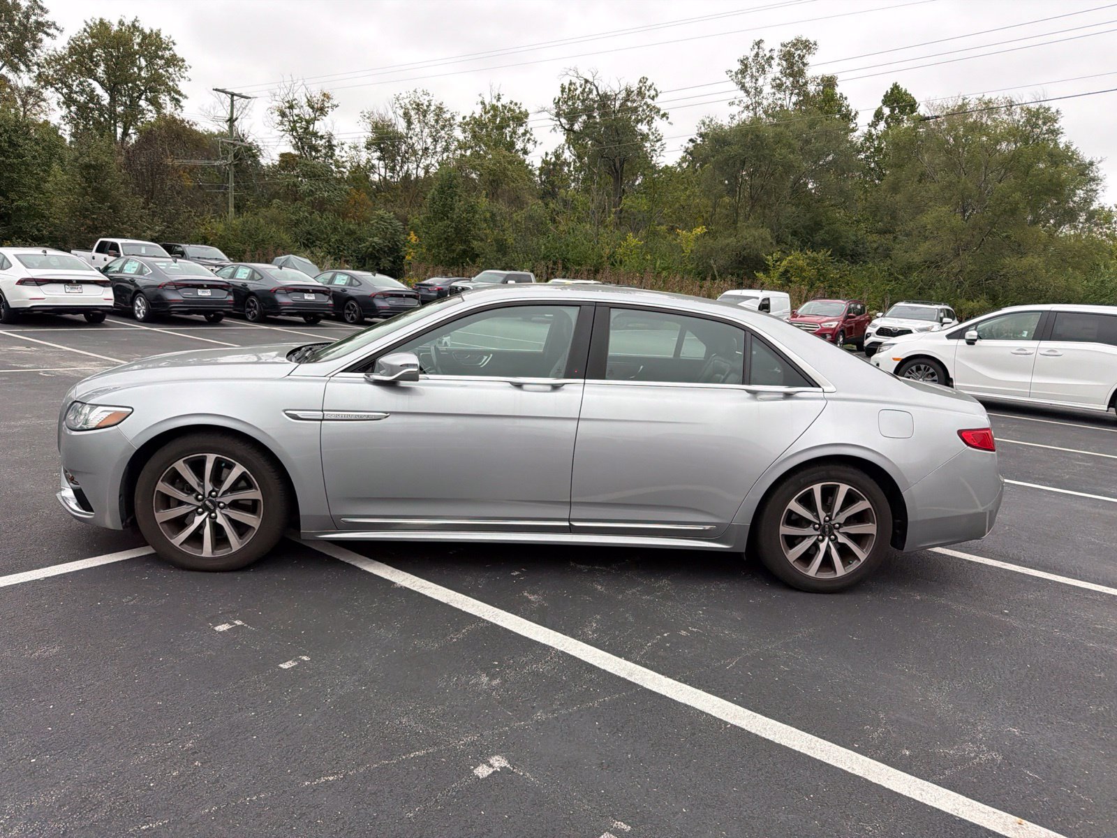 Used 2020 Lincoln Continental w/ Convenience Package FWD image 3