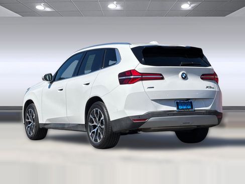 Used 2026 BMW X3 xDrive30i w/ Premium Package AWD/4WD image 3