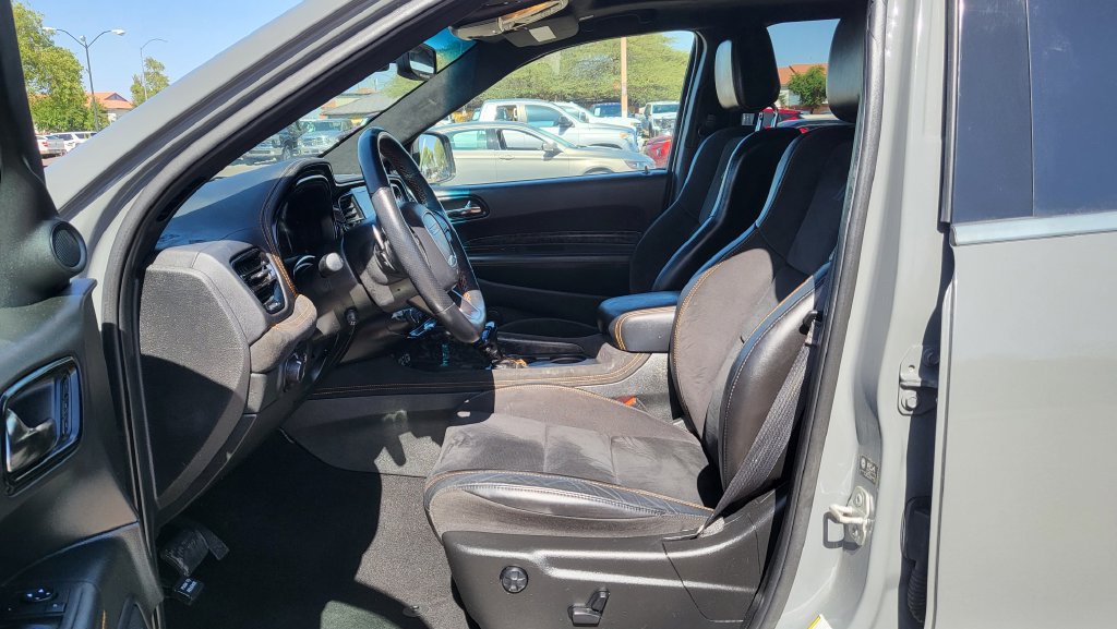 Used 2023 Dodge Durango R/T w/ Hemi Orange Plus Package RWD image 30