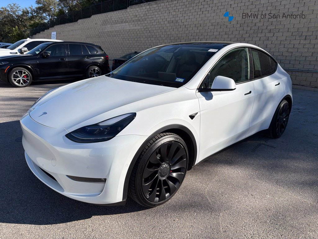 Used 2022 Tesla Model Y Performance AWD/4WD image 1