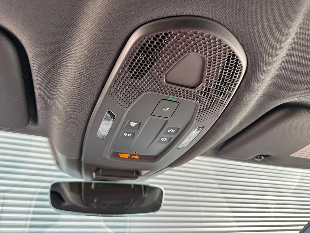 Certified 2026 Porsche Cayenne E-Hybrid Coupe AWD/4WD image 31