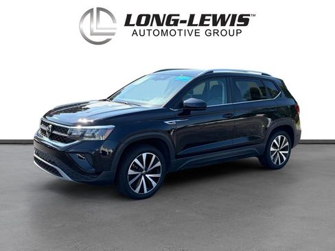 Used 2023 Volkswagen Taos SE FWD image 1