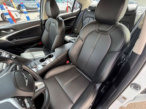 Used 2025 Genesis G70 2.5T image 36