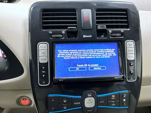 Used 2012 Nissan Leaf SL image 14