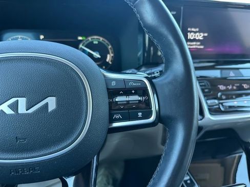 Used 2023 Kia Sorento SX Prestige w/ Panoramic Sunroof Package AWD/4WD image 23