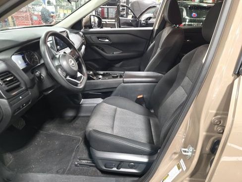 Used 2024 Nissan Rogue SV AWD/4WD image 13