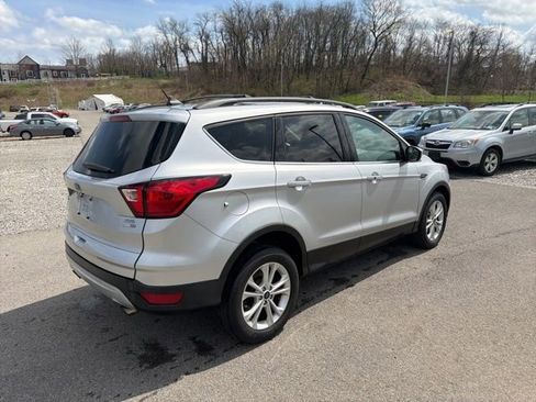Used 2019 Ford Escape SEL image 9