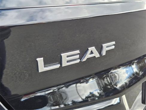 Used 2022 Nissan Leaf SV image 13