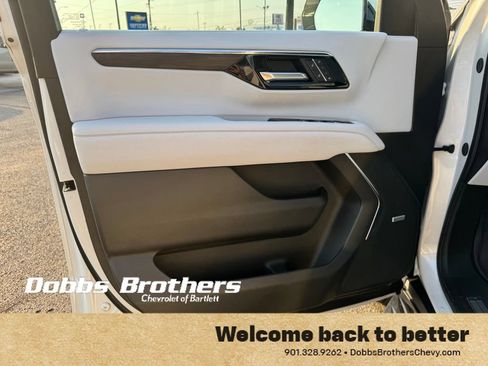 Used 2025 Chevrolet Tahoe Premier w/ Sun And Tow Package AWD/4WD image 14