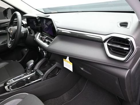 New 2026 Chevrolet TrailBlazer LT w/ Convenience Package FWD image 38