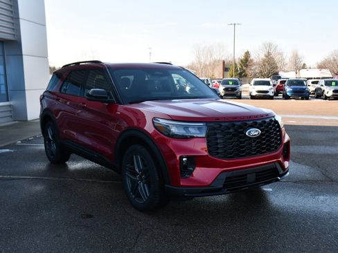 New 2026 Ford Explorer ST-Line w/ ST-Line Street Pack image 9