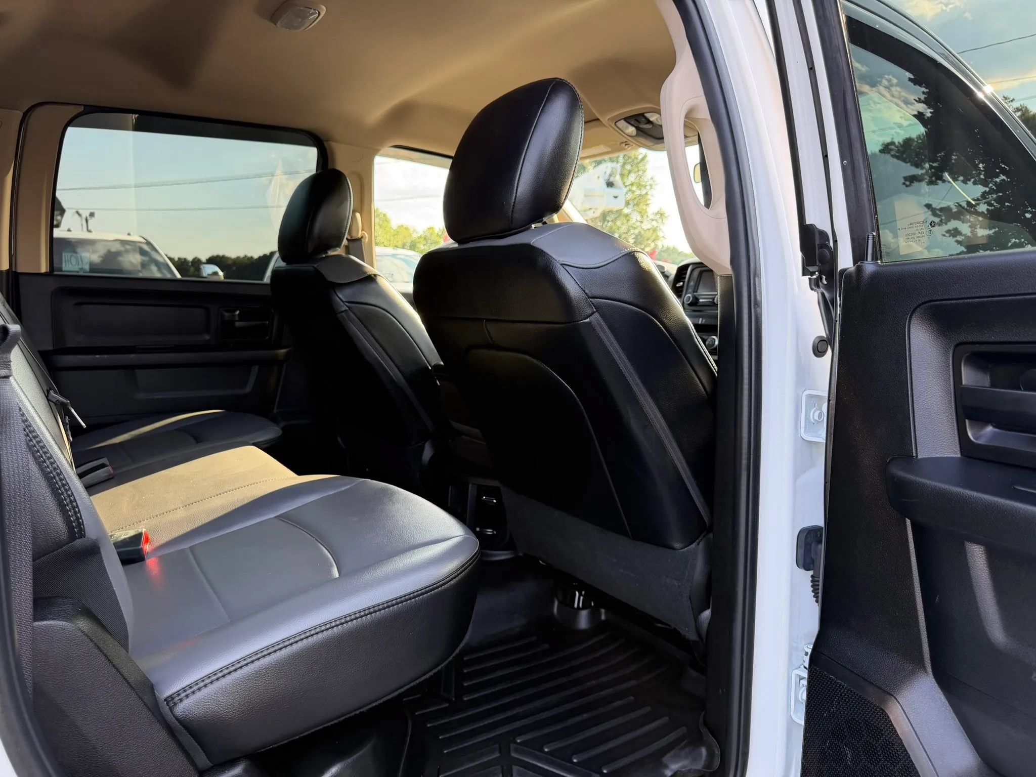 Used 2020 RAM 3500 Tradesman w/ Chrome Appearance Group AWD/4WD image 34