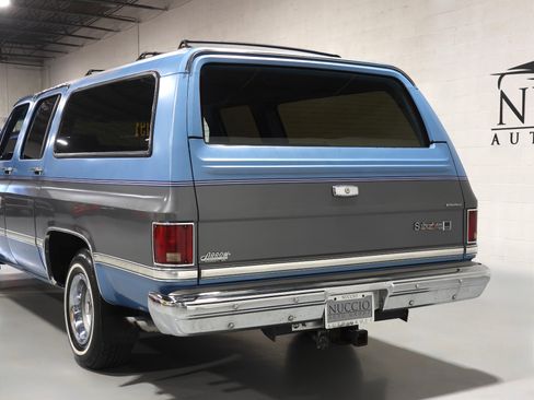 Used 1987 GMC Suburban 2WD image 30