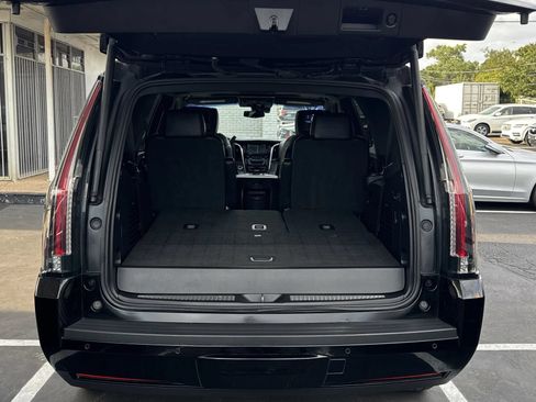 Used 2018 Cadillac Escalade Platinum AWD/4WD image 13