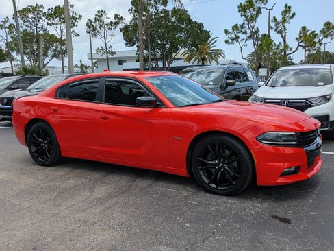 Used 2017 Dodge Charger R/T w/ Blacktop Package RWD image 2