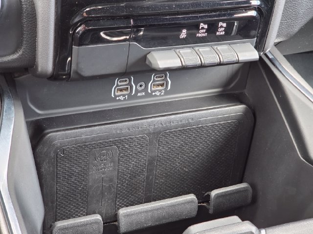 Used 2025 RAM 1500 Laramie AWD/4WD image 26