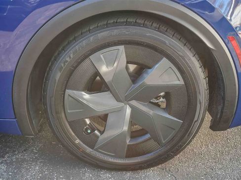 Used 2024 Toyota Prius Prime SE image 10