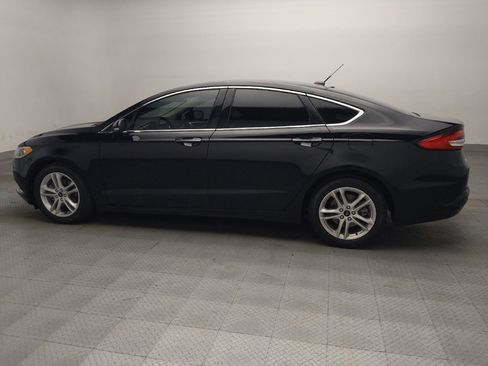 Used 2018 Ford Fusion SE FWD image 3