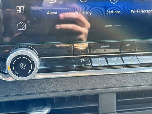 Used 2024 Chevrolet Colorado W/T image 14